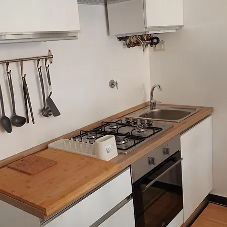 - Apartament With Free Garage In Near The Sea And The Station- * لافانيا