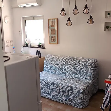 - Apartament With Free Garage In Near The Sea And The Station-