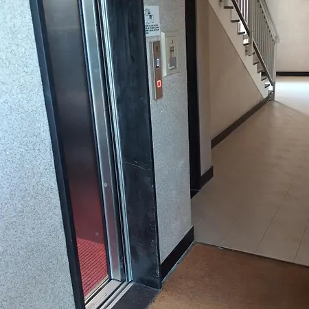 - Apartament With Free Garage In Near The Sea And The Station- شقة *