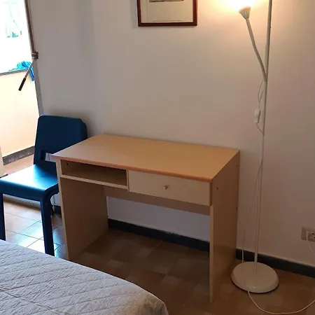 - Apartament With Free Garage In Near The Sea And The Station- شقة لافانيا