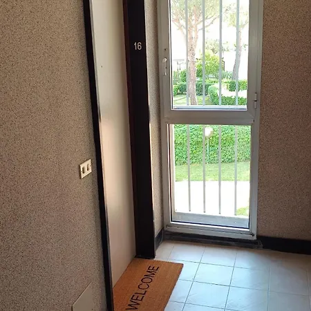- Apartament With Free Garage In Near The Sea And The Station- لافانيا